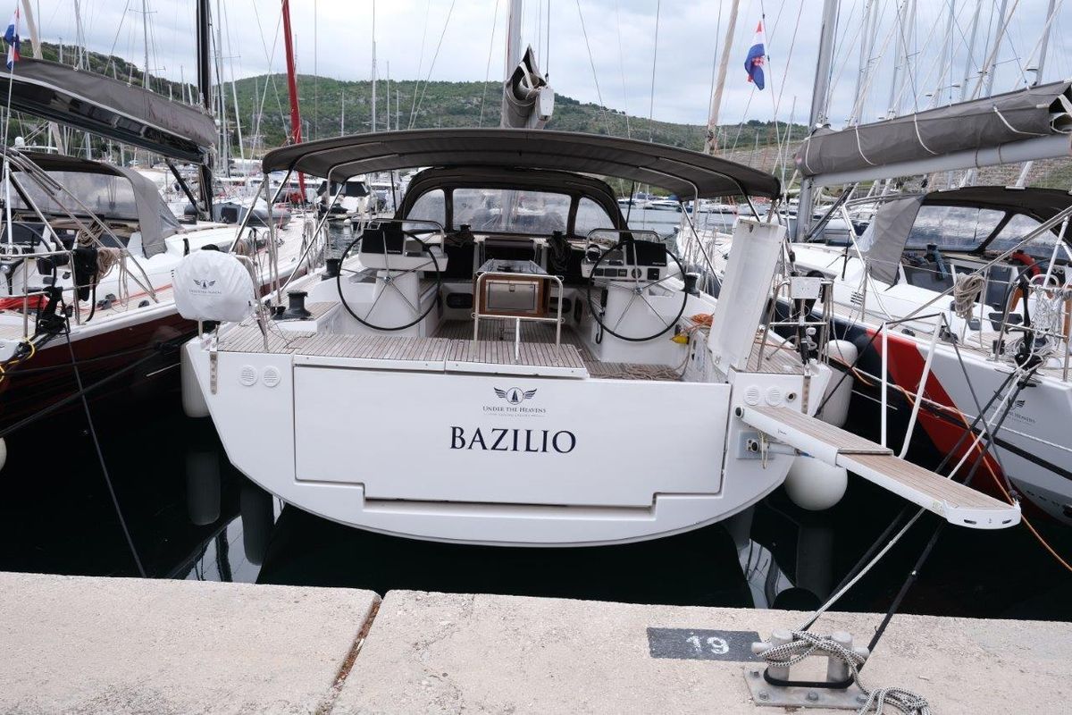 2018 Dufour 56 