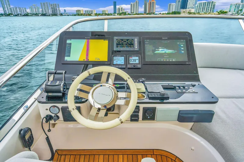 Resilience Yacht Photos Pics 