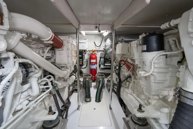 Resilience Yacht Photos Pics 