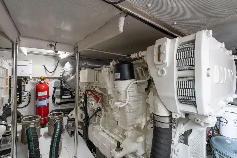 Resilience Yacht Photos Pics 