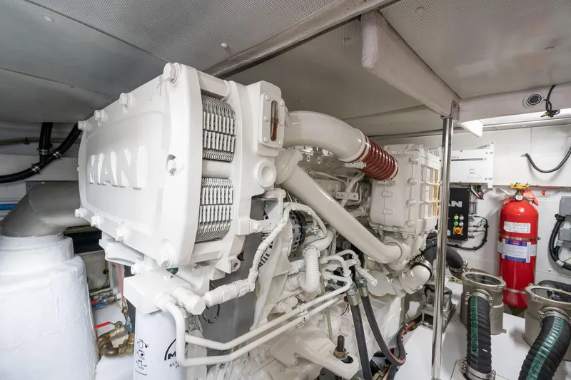 Resilience Yacht Photos Pics 