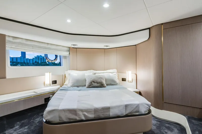 Resilience Yacht Photos Pics 