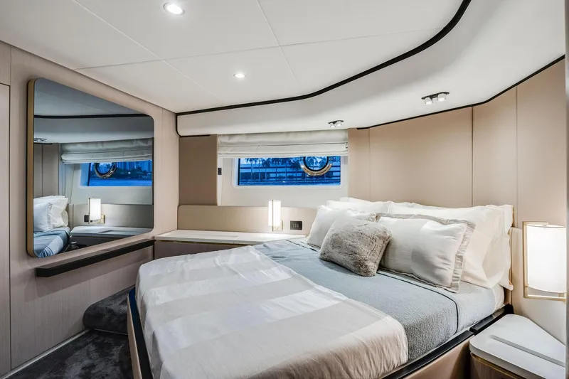 Resilience Yacht Photos Pics 