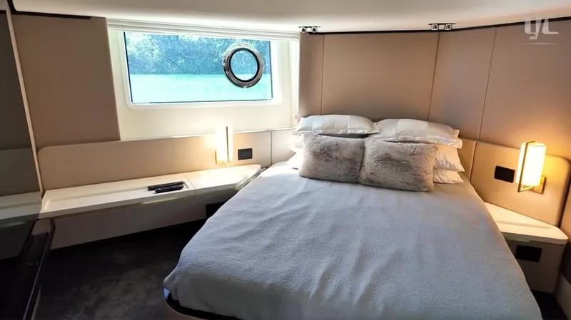 Resilience Yacht Photos Pics 