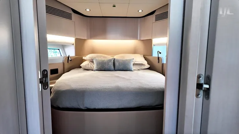 Resilience Yacht Photos Pics 