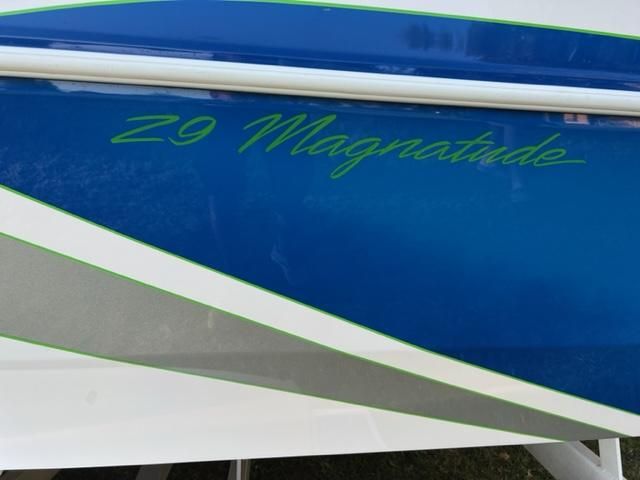 2017 Shockwave Magnatude Mid Cabin