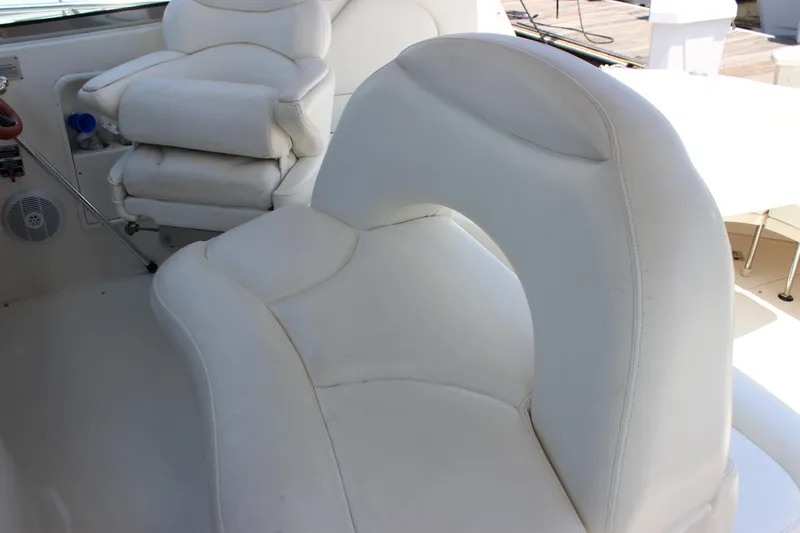  Yacht Photos Pics White leather seating on 2003 Sea Ray 380 Sundancer boat.