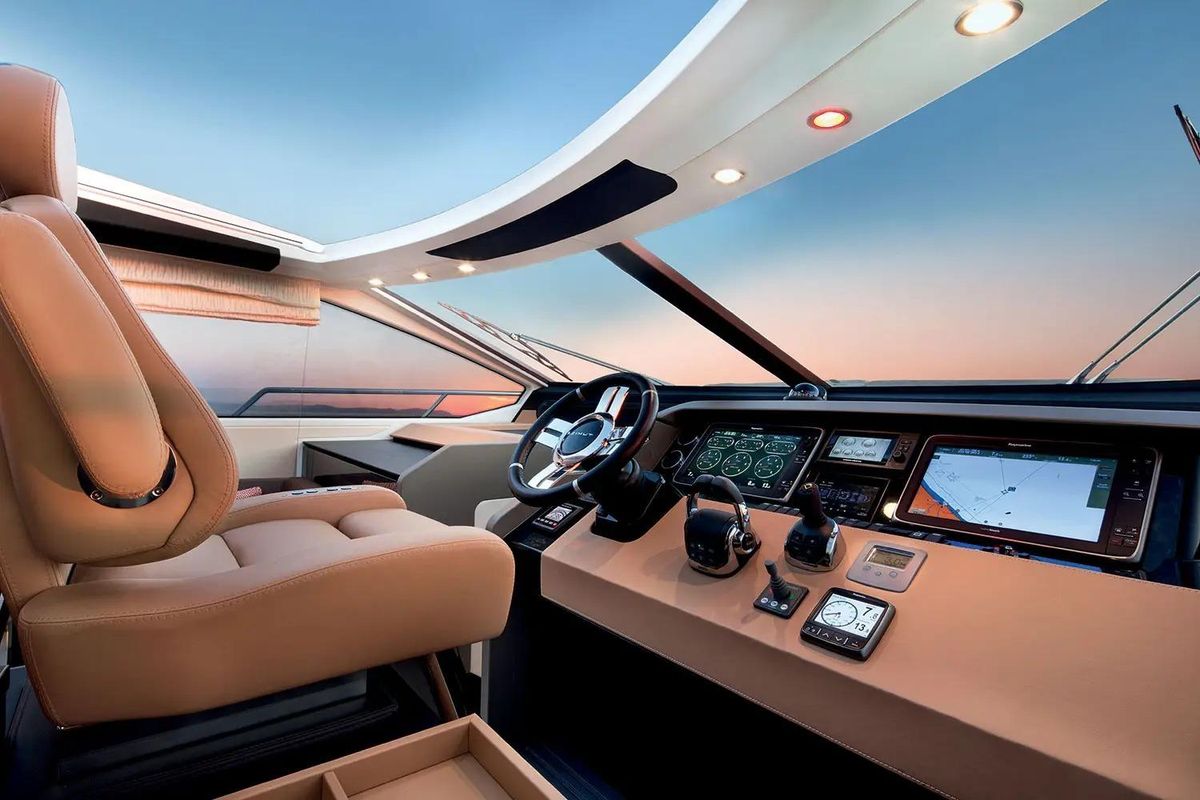 2015 Azimut 78 
