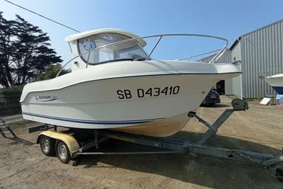 2007 Quicksilver 580 Pilothouse