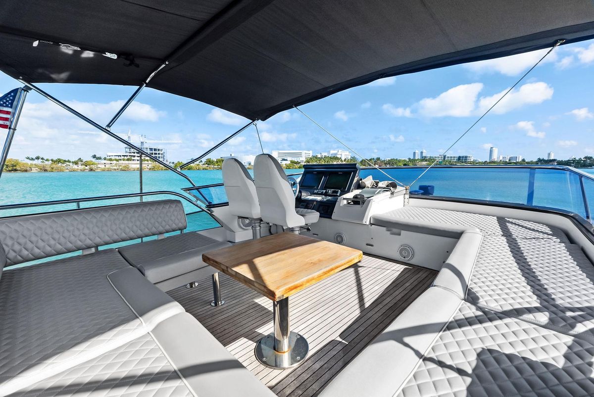 2017 Azimut 77 