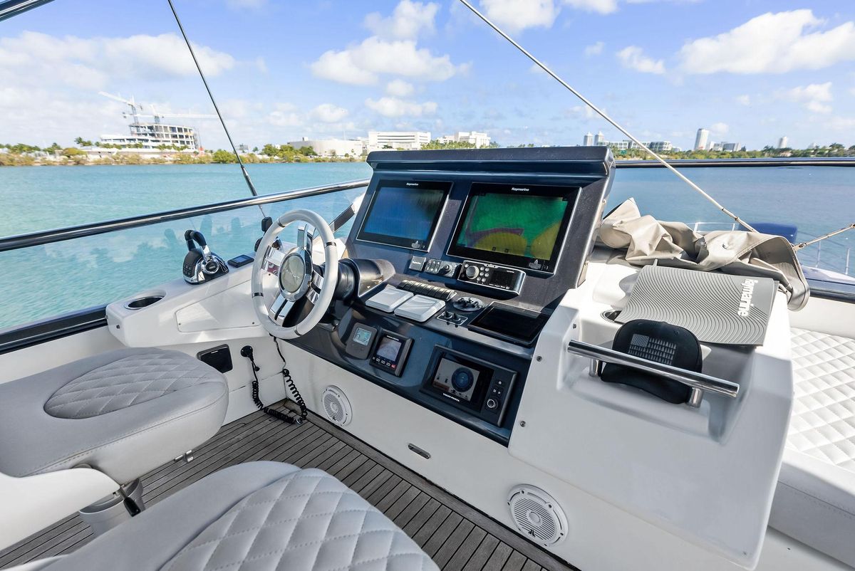 2017 Azimut 77 