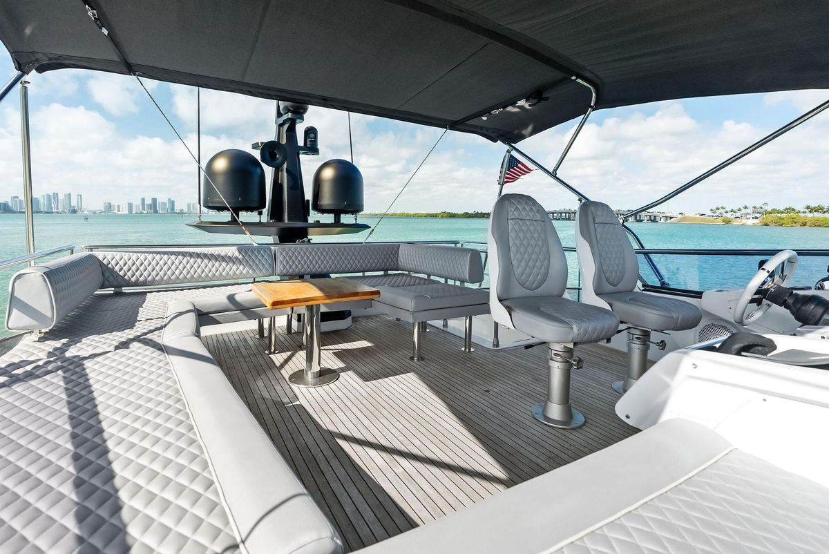 2017 Azimut 77 