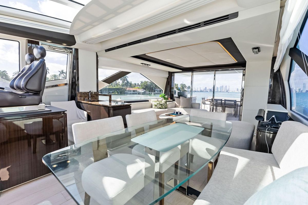 2017 Azimut 77 