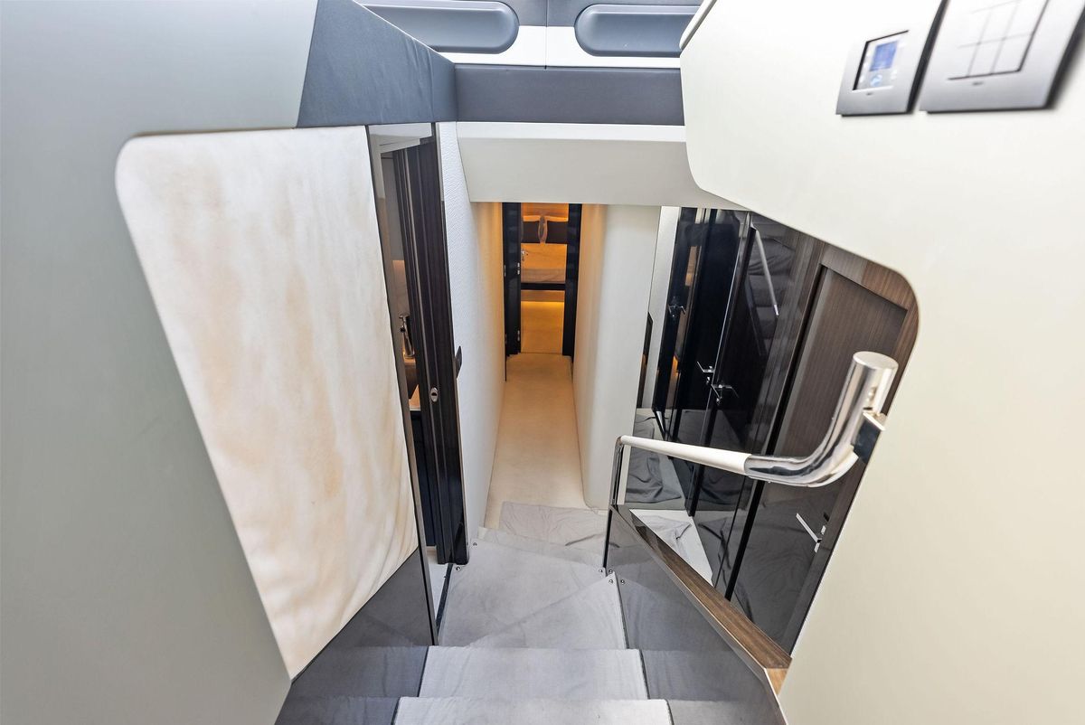 2017 Azimut 77 