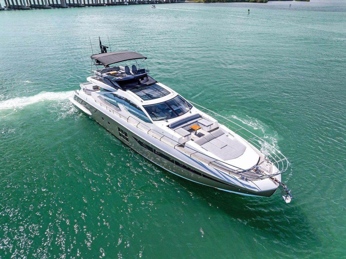 2017 Azimut 77 