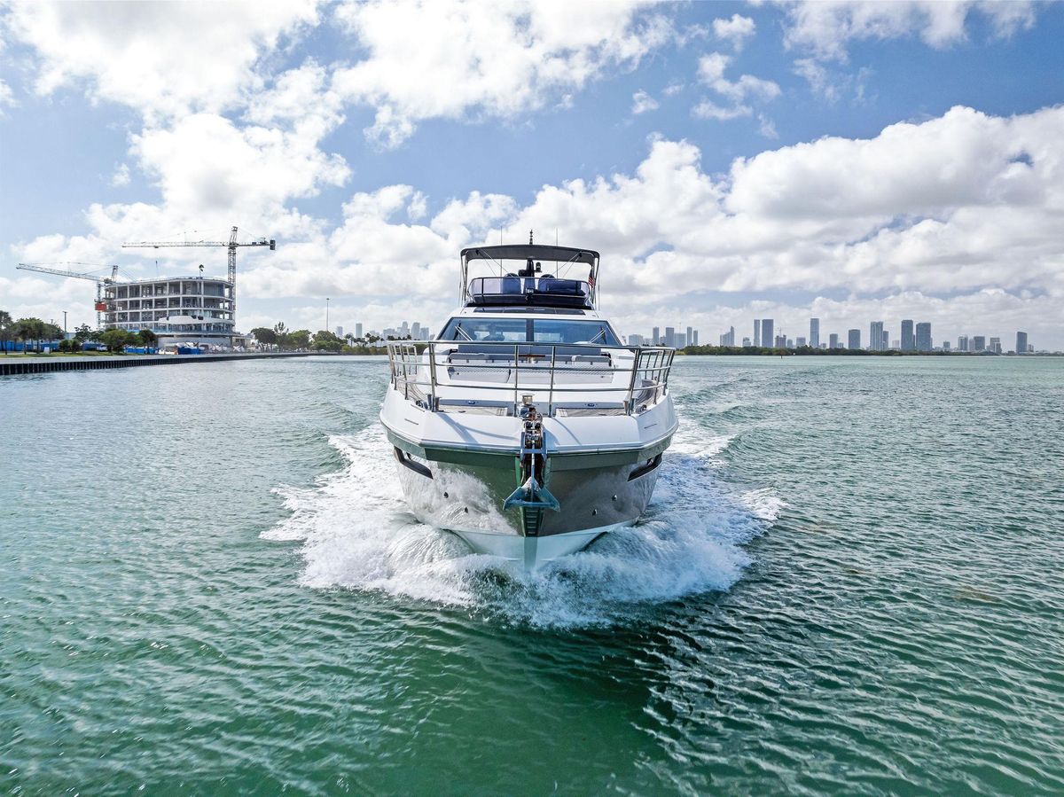 2017 Azimut 77 