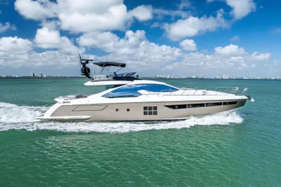 Azimut 77S
