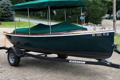 Vision Marine Technologies Fantail 217