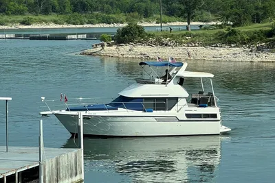 Carver 350 Aft Cabin