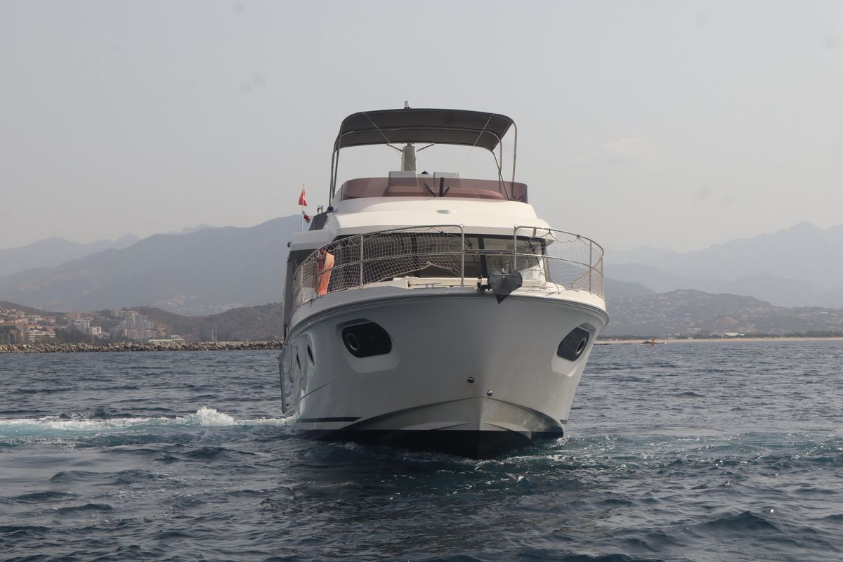 2020 Beneteau 44 
