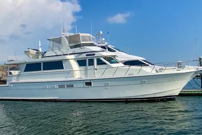 Hatteras 62 Cockpit Motor Yacht