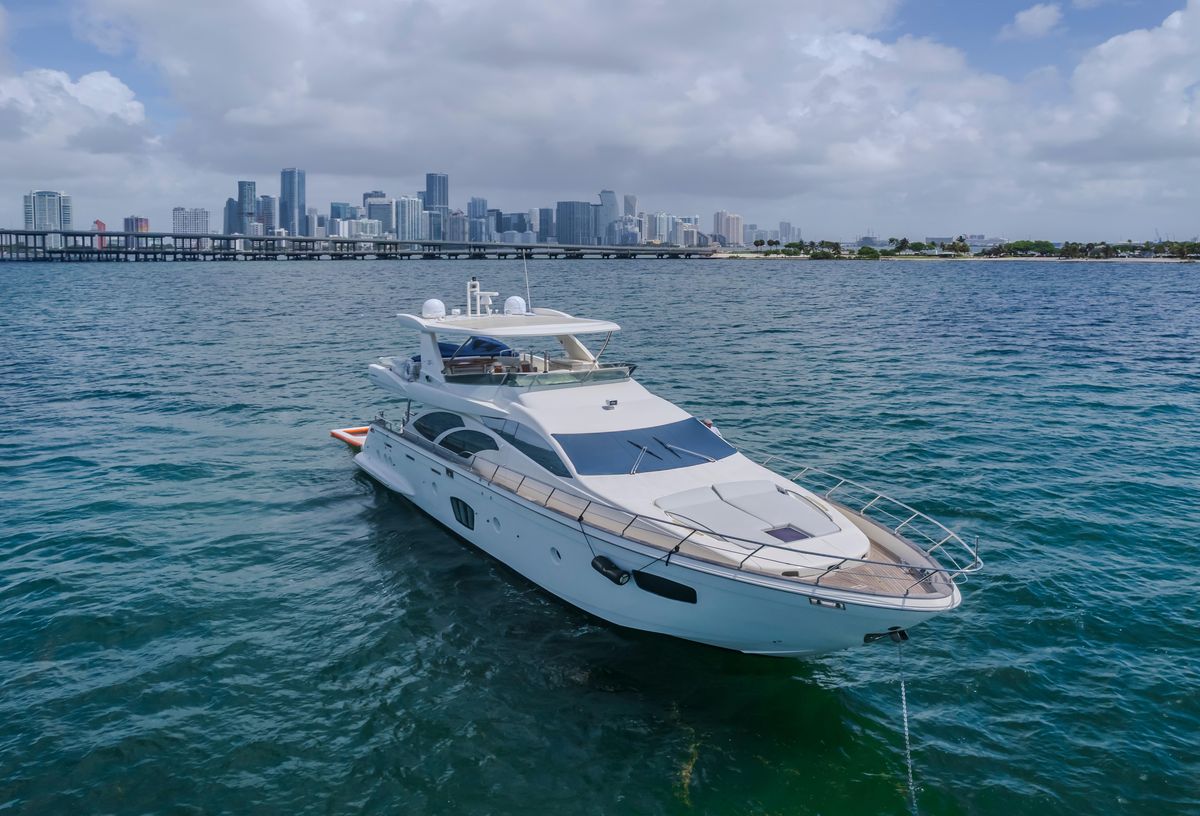 2008 Azimut 75 