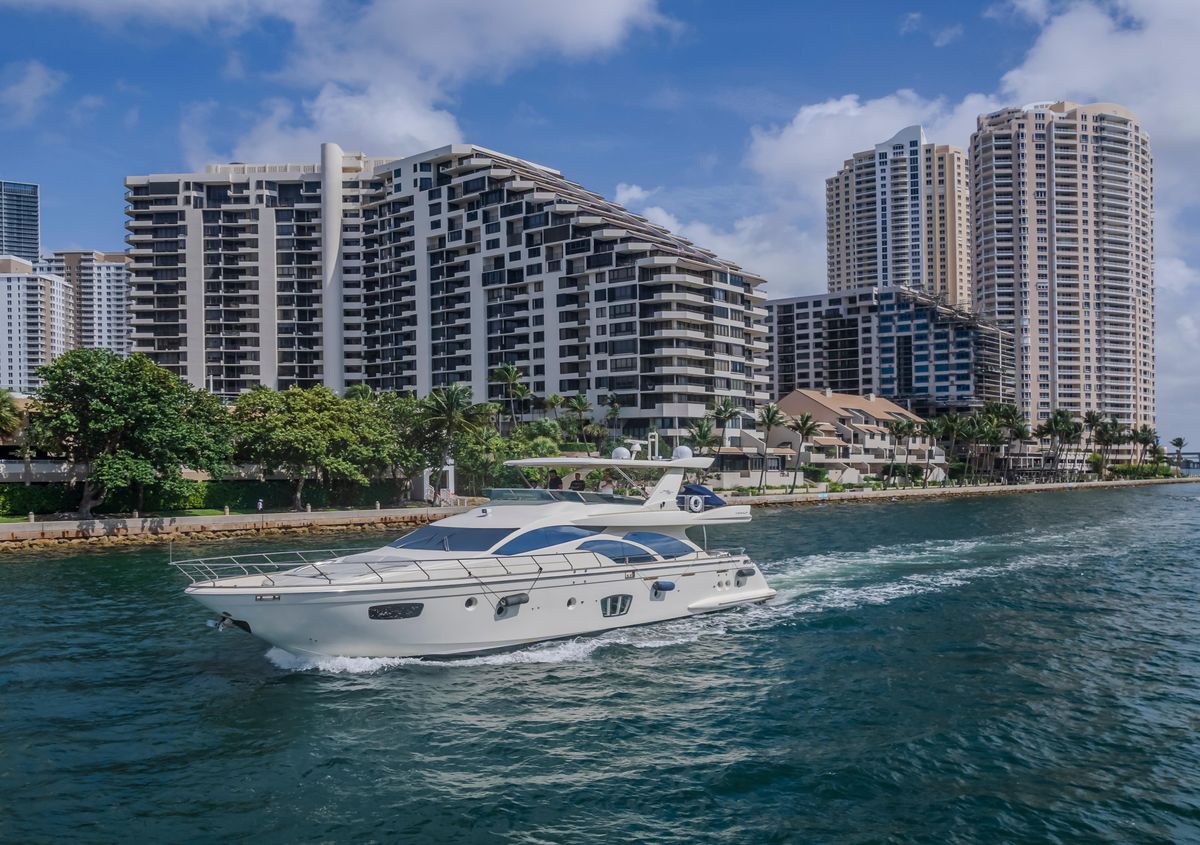 2008 Azimut 75 