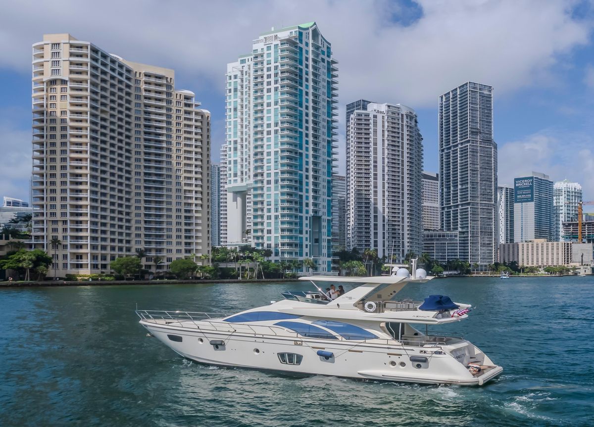 2008 Azimut 75 