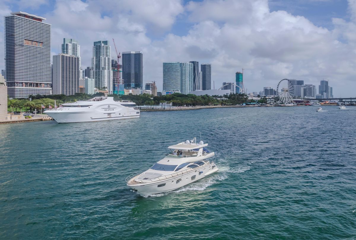 2008 Azimut 75 