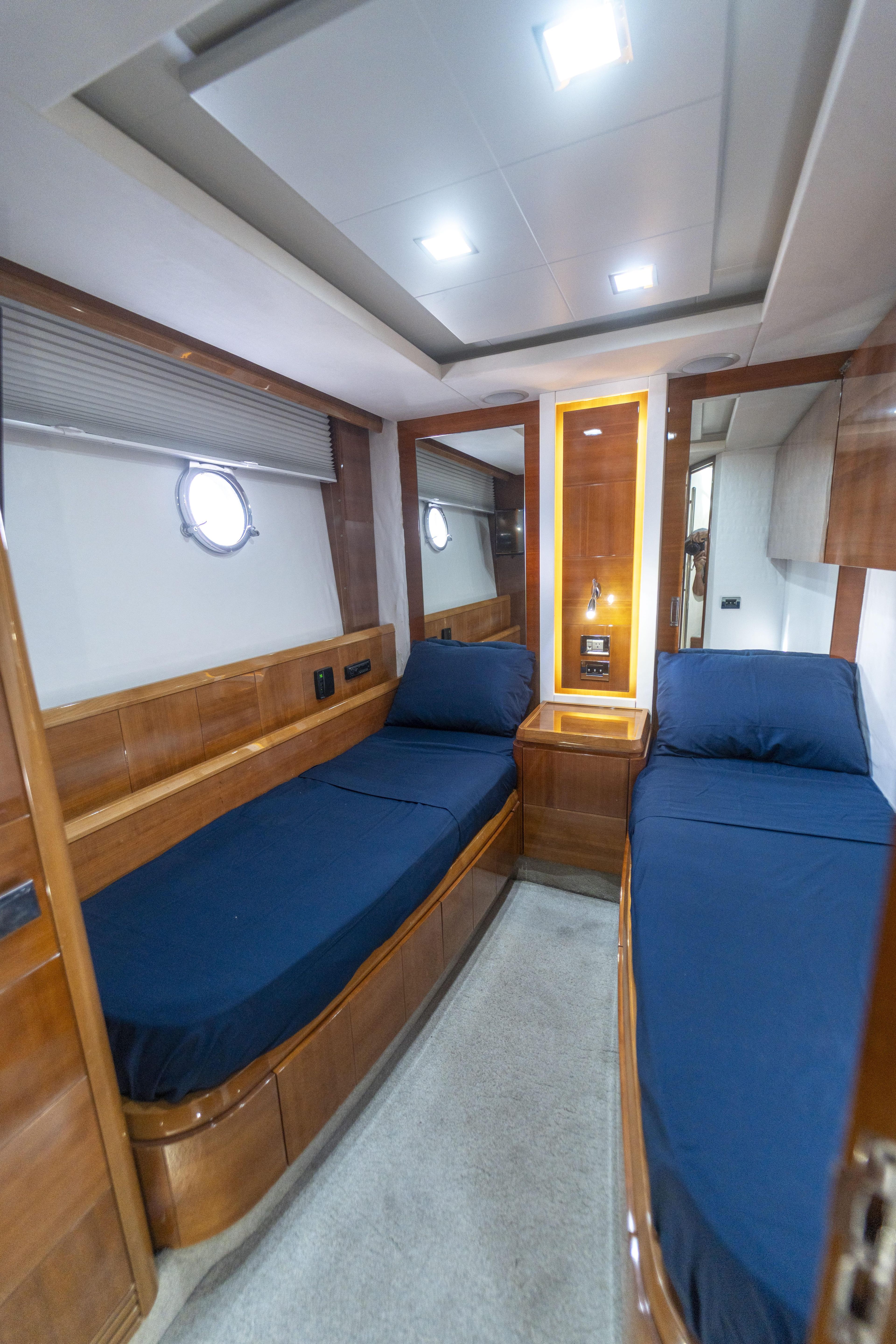 2008 Azimut 75 