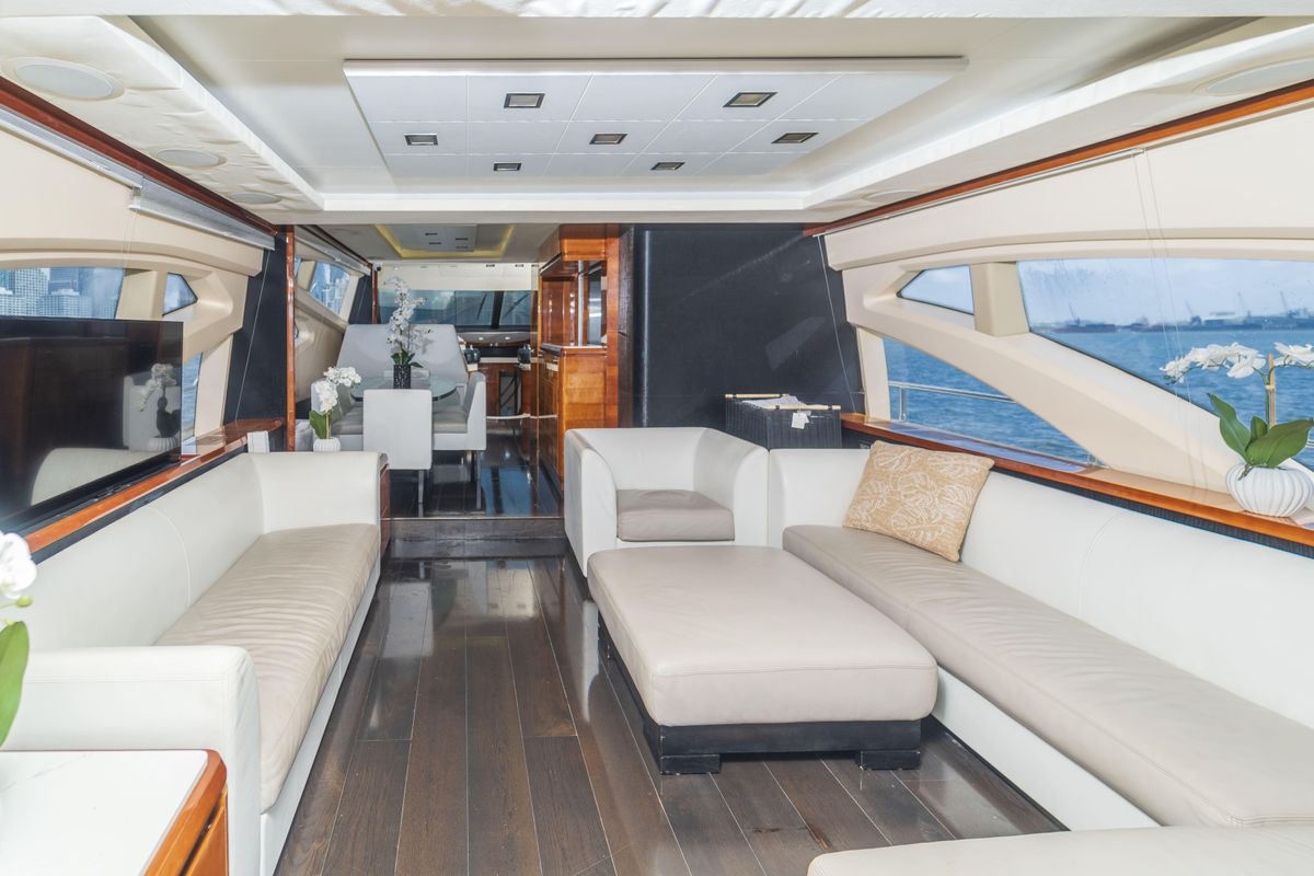 2008 Azimut 75 