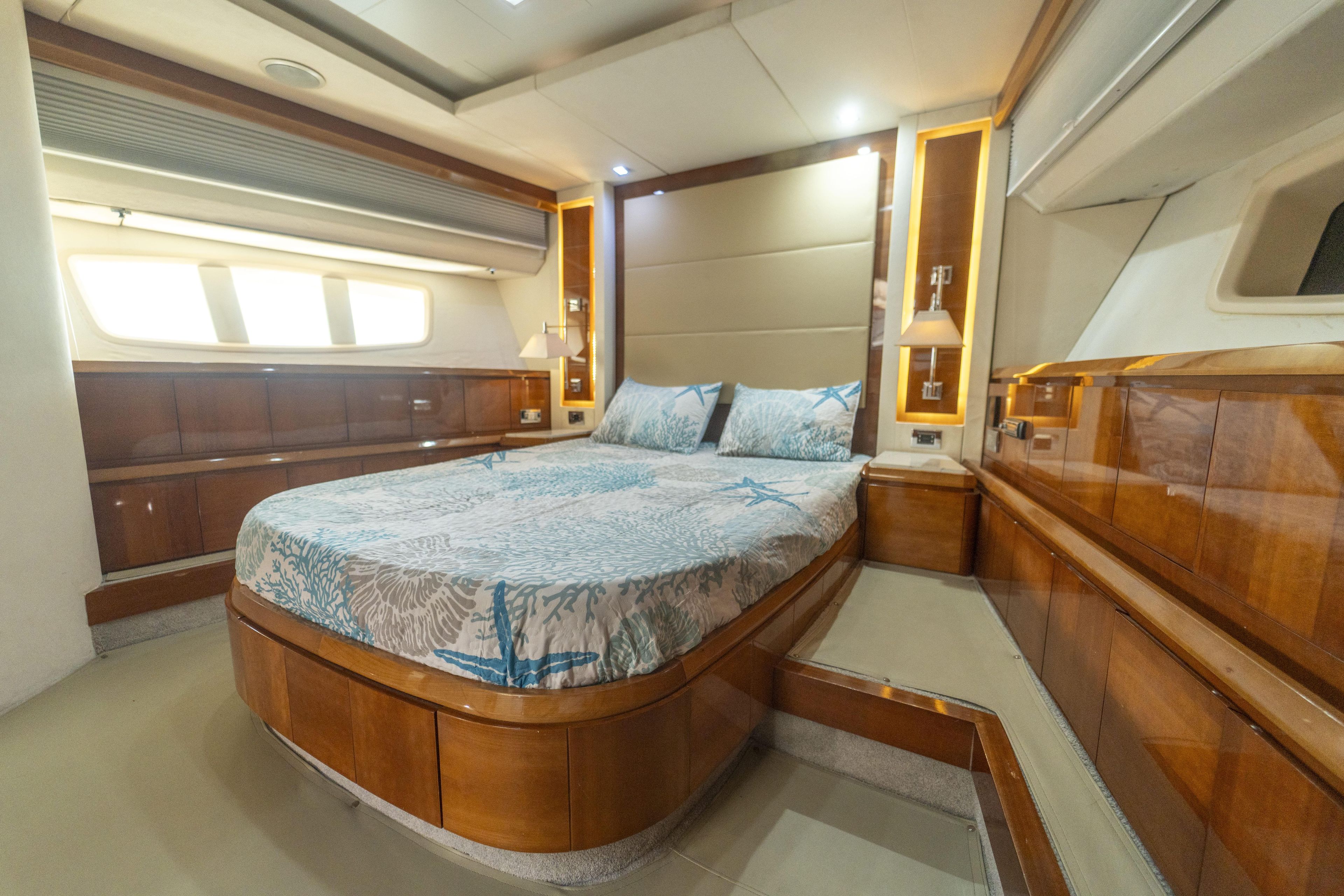 2008 Azimut 75 