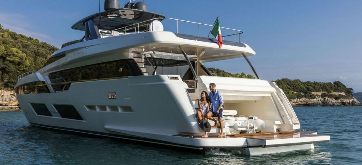 2019 Ferretti Yachts 93 