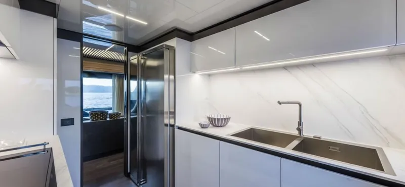  Yacht Photos Pics Manufacturer Provided Image