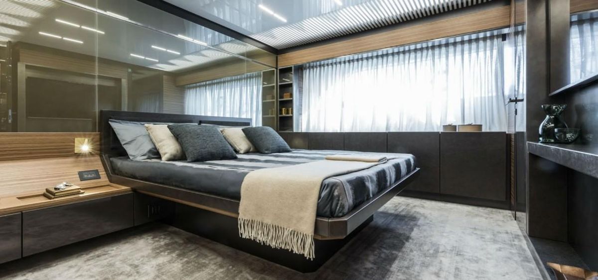 2019 Ferretti Yachts 93 