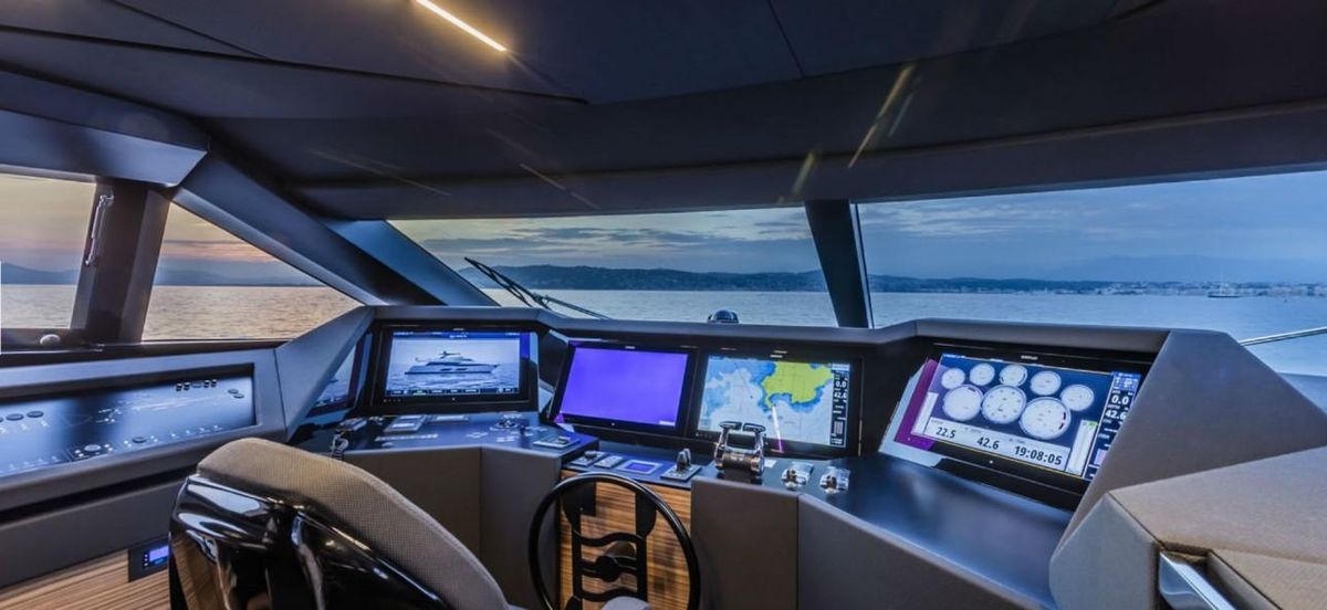 2019 Ferretti Yachts 93 