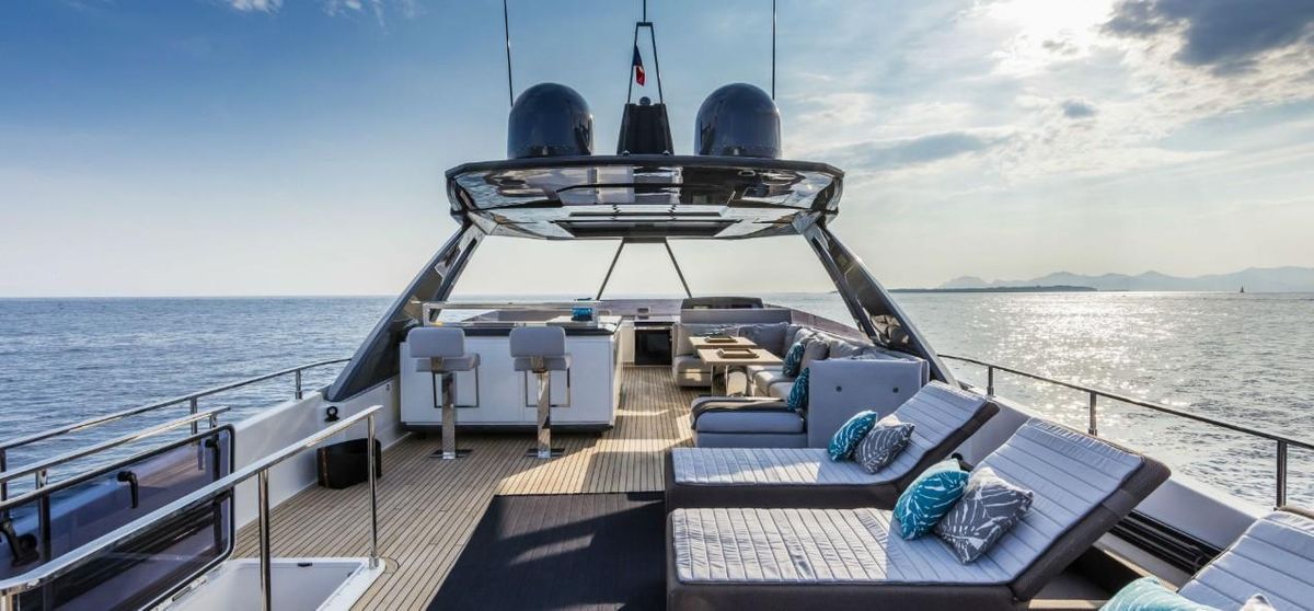 2019 Ferretti Yachts 93 