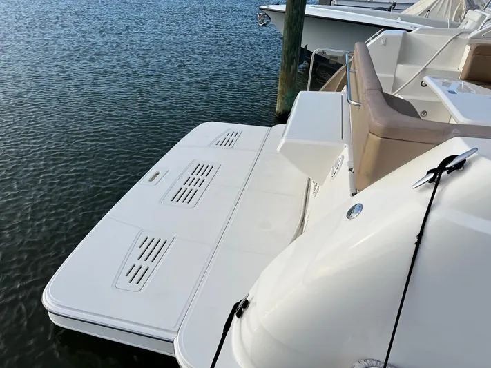  Yacht Photos Pics Sea Ray Sundancer 400 yacht at dock, 2017 model.