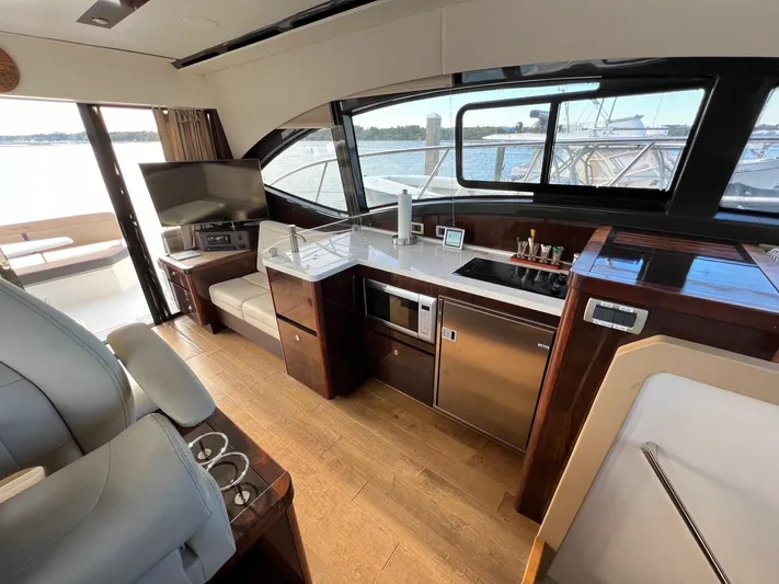  Yacht Photos Pics Interior of 2017 Sea Ray Sundancer 400 yacht with modern kitchen.