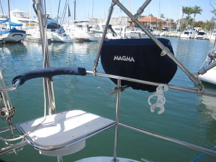  Yacht Photos Pics Catalina MkII 2007 sailboat with Magma grill at marina.