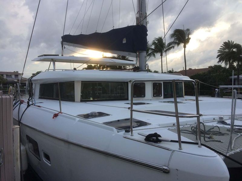 2008 Lagoon 420 Owners Version Hybrid Sailing Cat
