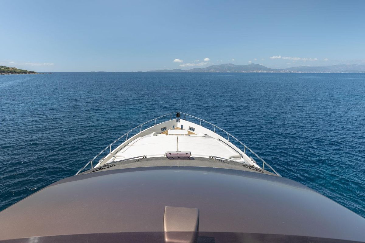 2016 Ferretti Yachts 81 