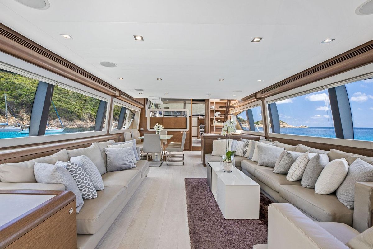 2016 Ferretti Yachts 81 