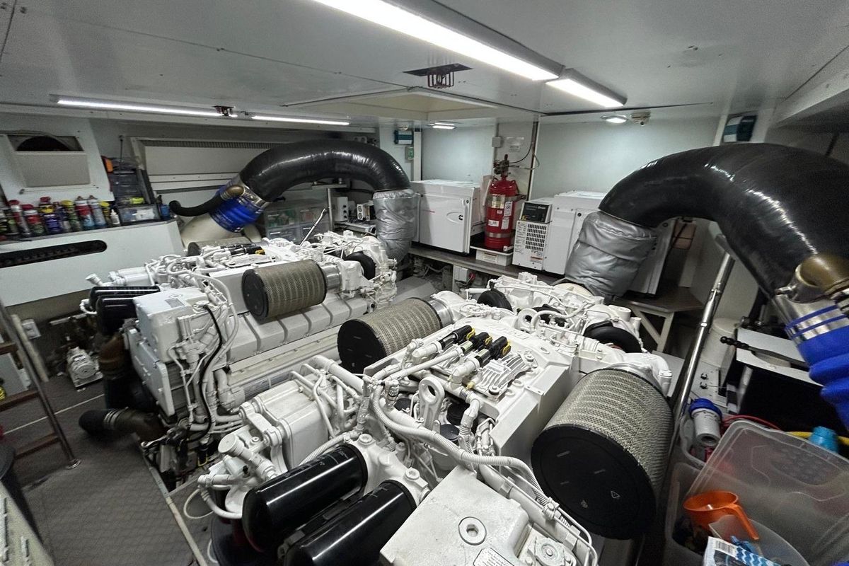 2016 Ferretti Yachts 81 