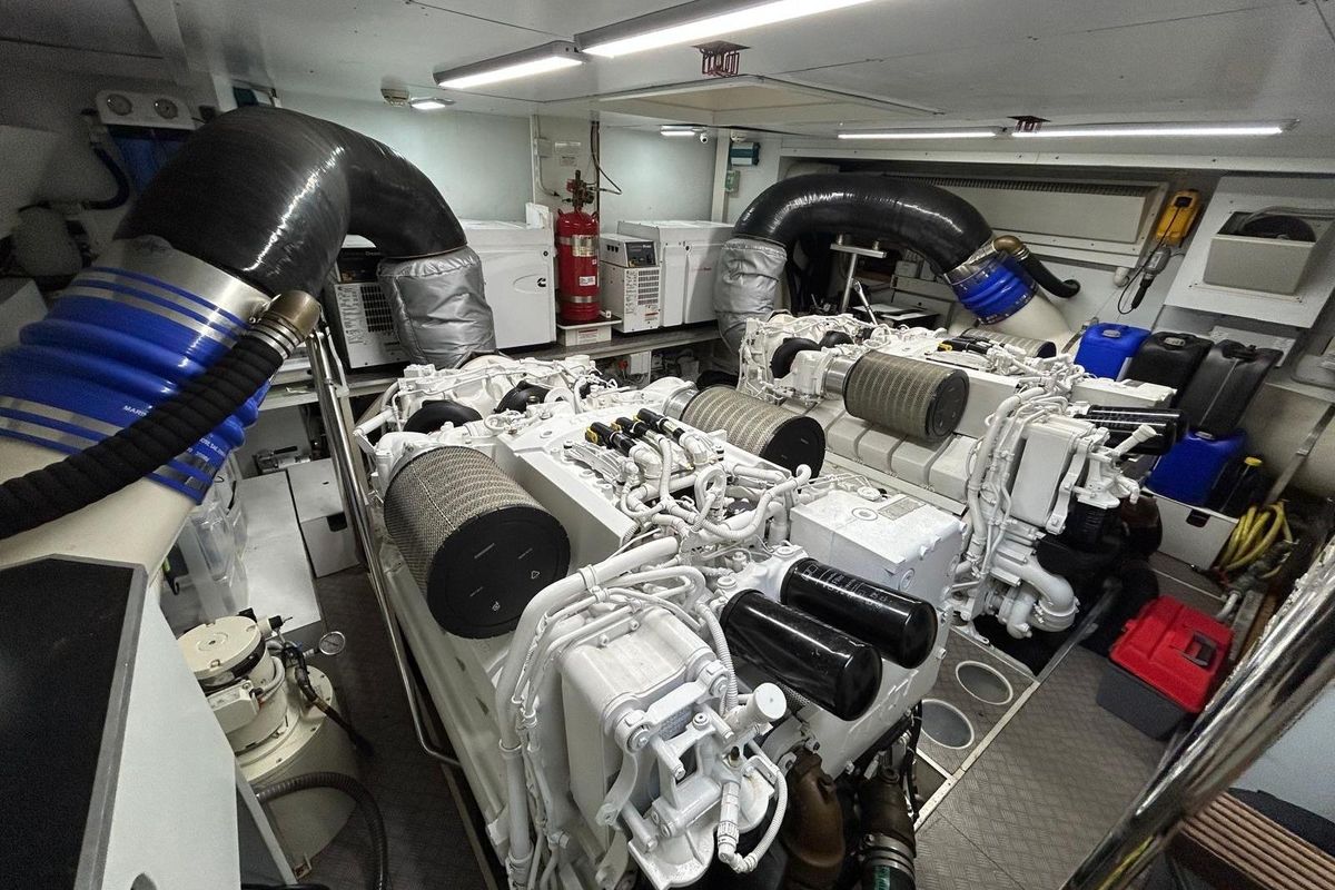 2016 Ferretti Yachts 81 