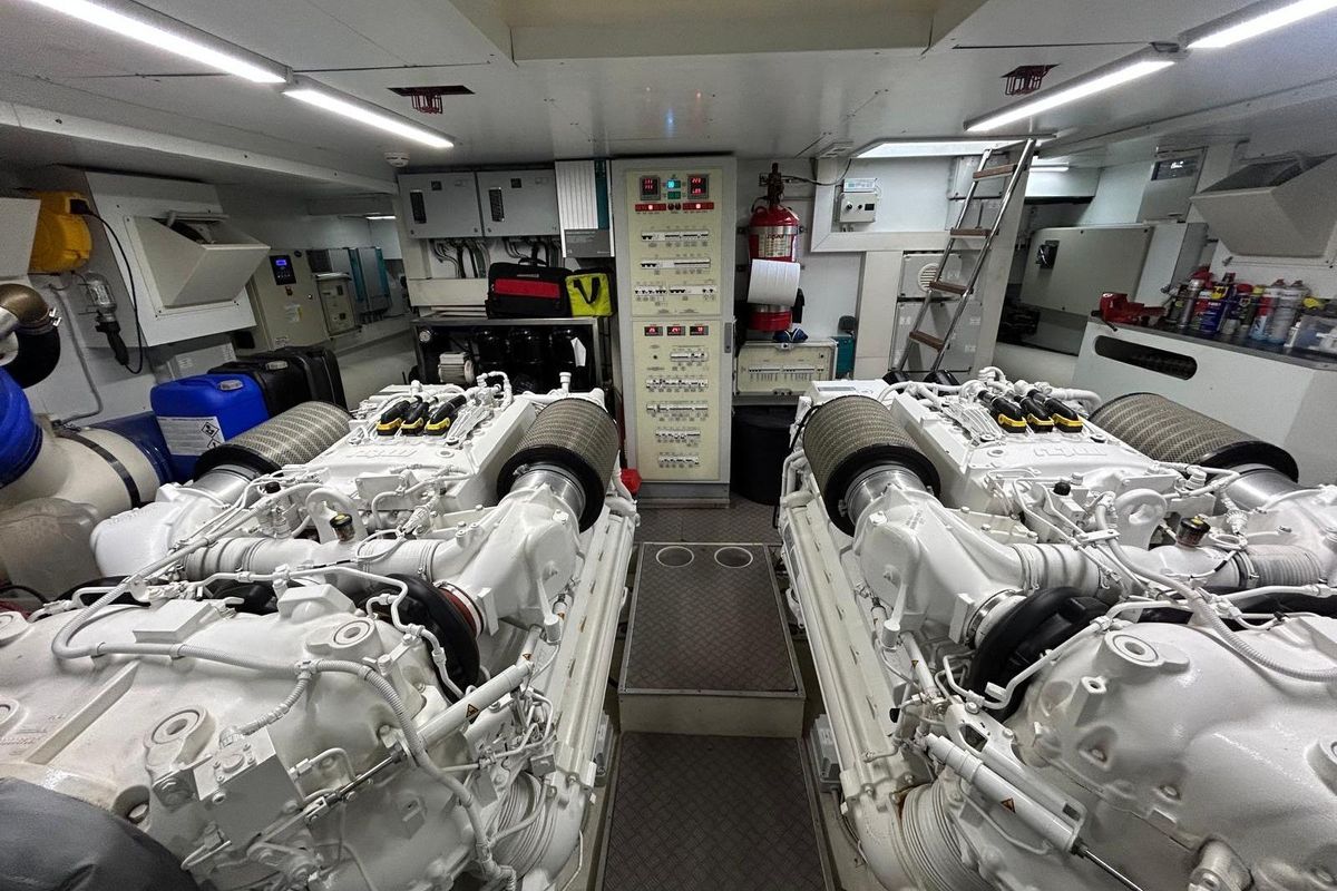 2016 Ferretti Yachts 81 