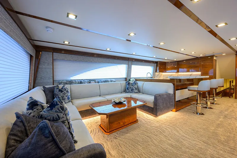 A Salt Weapon Yacht Photos Pics Viking 80 A SALT WEAPON - Salon Seating