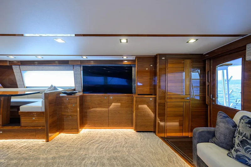 A Salt Weapon Yacht Photos Pics Viking 80 A SALT WEAPON - Salon TV