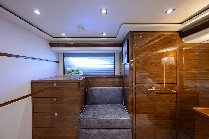 A Salt Weapon Yacht Photos Pics Viking 80 A SALT WEAPON - Master Stateroom