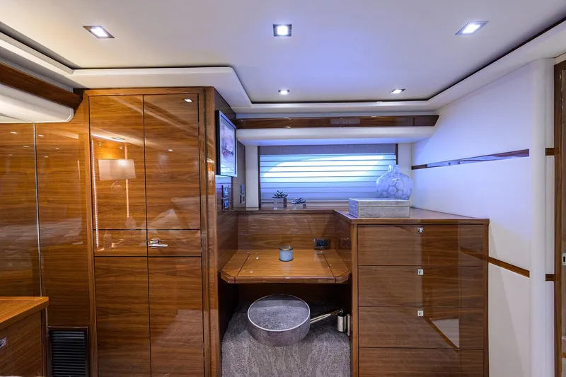 A Salt Weapon Yacht Photos Pics Viking 80 A SALT WEAPON - Master Stateroom